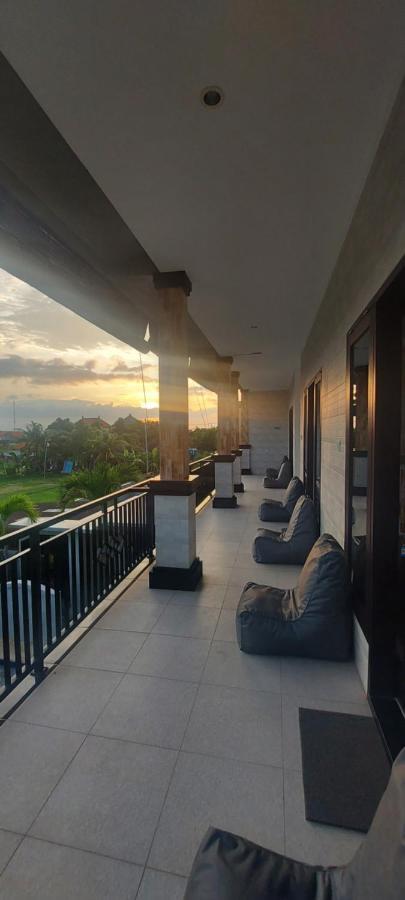 Surf & Party - Hostel Somewhere Else Canggu  Exterior photo